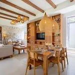 Villa Sampada